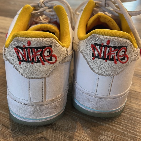 Nike - Picture 3 of 7